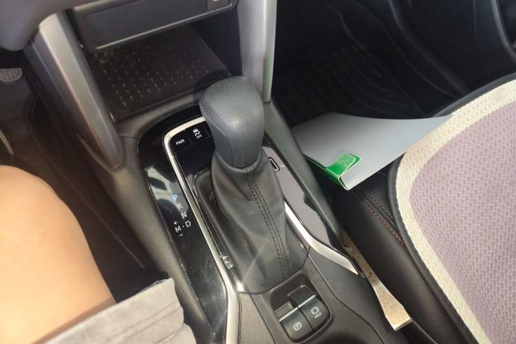 Used Toyota FRONTLANDER 2023 2.0L CVT Elite Edition Gear Lever