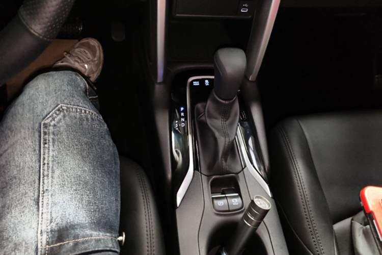 Used Toyota FRONTLANDER 2023 2.0L Smart Electric Hybrid Dual-Engine Leading Edition Gear Lever