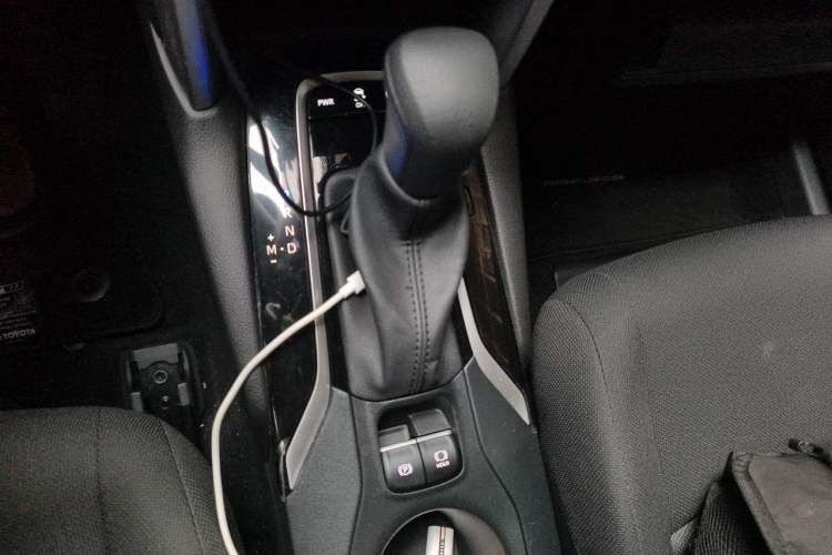 Used Toyota FRONTLANDER 2023 2.0L CVT Elite Edition Gear Lever