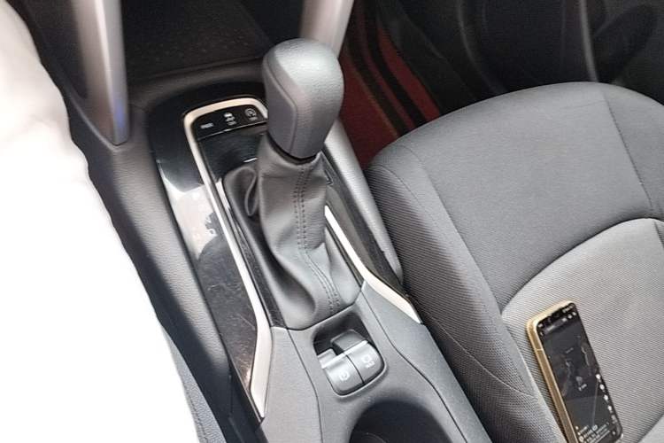 Used Toyota FRONTLANDER 2023 2.0L CVT Elite Edition Gear Lever