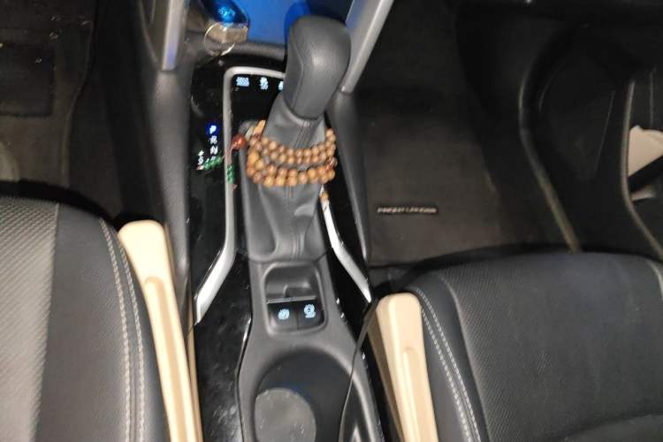 Used Toyota FRONTLANDER 2023 2.0L Smart Electric Hybrid Dual-Engine Luxury Edition Gear Lever