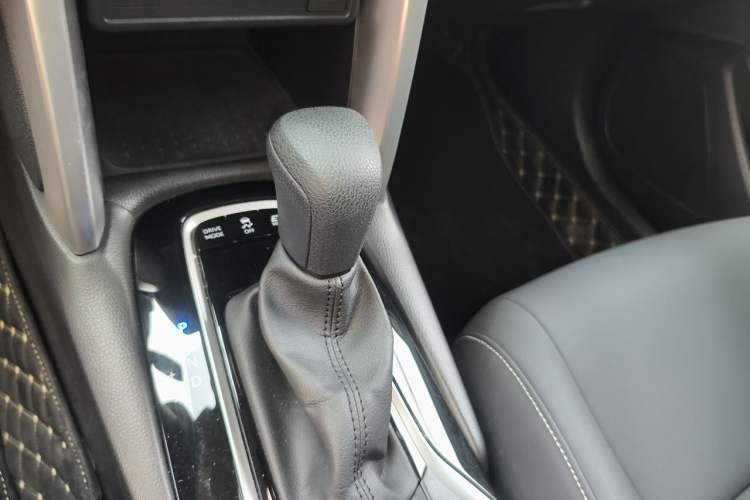 Used Toyota FRONTLANDER 2023 2.0L Smart Electric Hybrid Dual-Engine Leading Edition Gear Lever