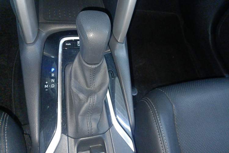 Used Toyota FRONTLANDER 2023 2.0L CVT Elite Edition Gear Lever