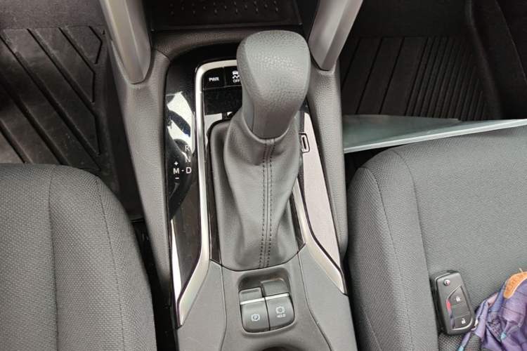 Used Toyota FRONTLANDER 2023 2.0L CVT Elite Edition Gear Lever