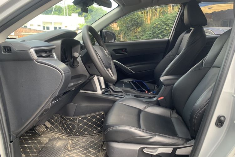 Used Toyota FRONTLANDER 2023 2.0L Smart Electric Hybrid Dual-Engine Leading Edition Interior 2