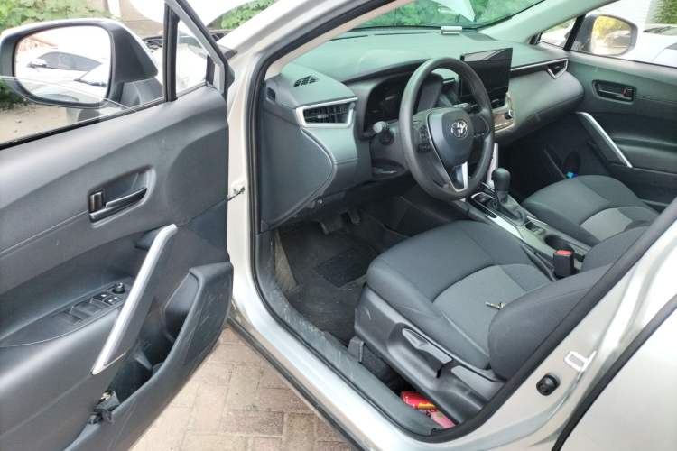 Used Toyota FRONTLANDER 2023 2.0L CVT Elite Edition Interior 3