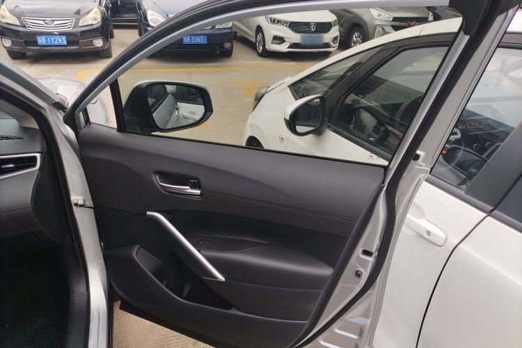 Used Toyota FRONTLANDER 2023 2.0L Smart Electric Hybrid Dual-Engine Luxury Edition Interior 4