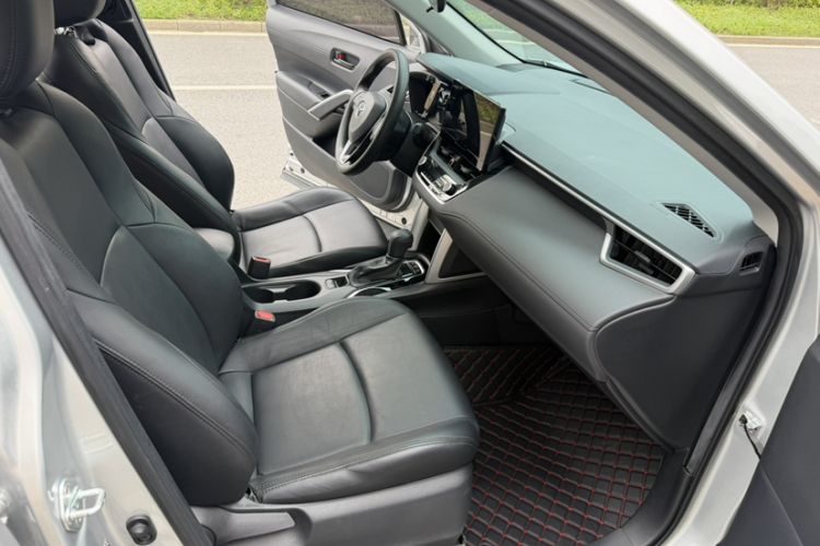 Used Toyota FRONTLANDER 2023 2.0L CVT Leading Edition Interior 4