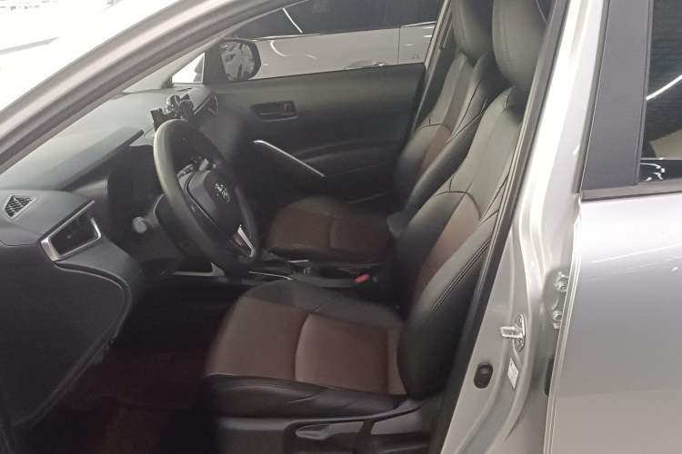 Used Toyota FRONTLANDER 2023 2.0L CVT Elite Edition Left Front Seat