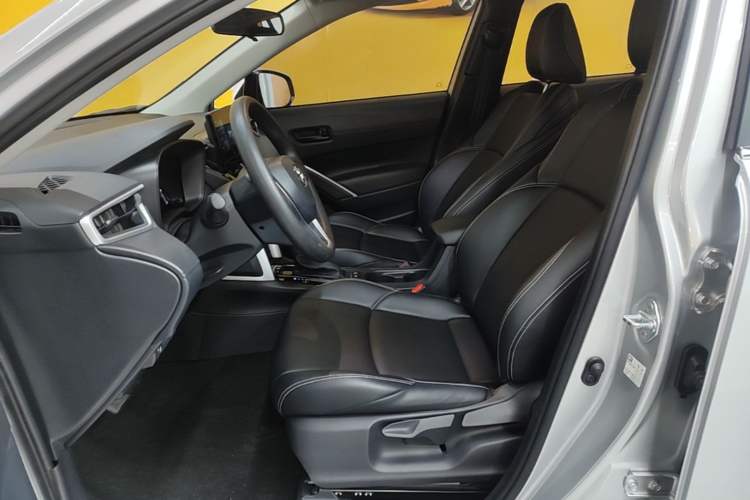 Used Toyota FRONTLANDER 2023 2.0L CVT Elite Edition Left Front Seat