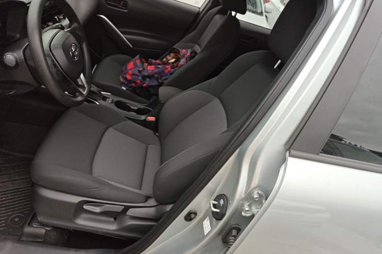 Used Toyota FRONTLANDER 2023 2.0L CVT Elite Edition Left Front Seat