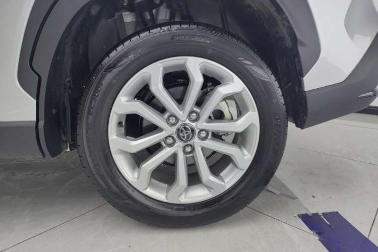 Used Toyota FRONTLANDER 2023 2.0L CVT Elite Edition Left Rear Wheel Hub