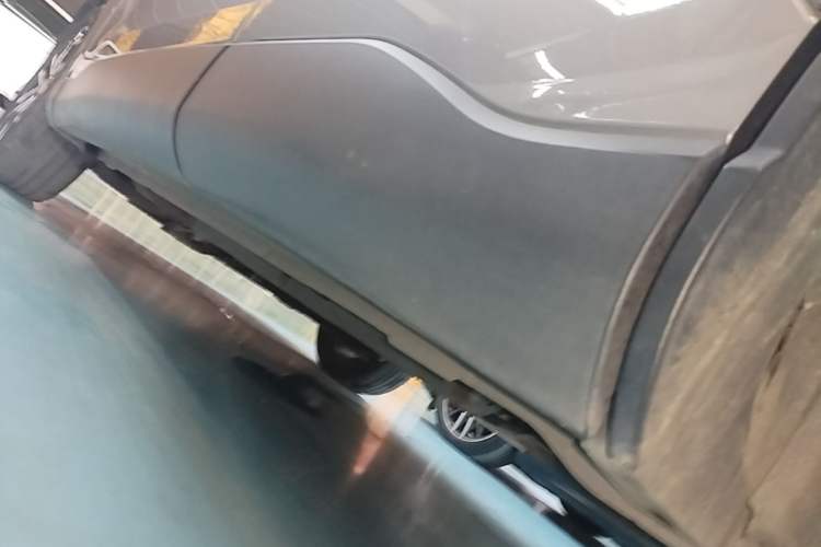 Used Toyota FRONTLANDER 2023 2.0L Smart Electric Hybrid Dual-Engine Luxury Edition Left Side Sill
