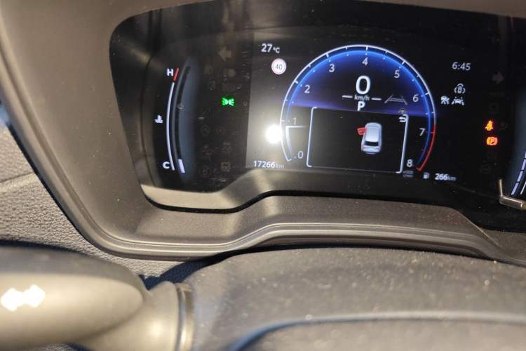 Used Toyota FRONTLANDER 2023 2.0L CVT Leading Edition Odometer Close Up