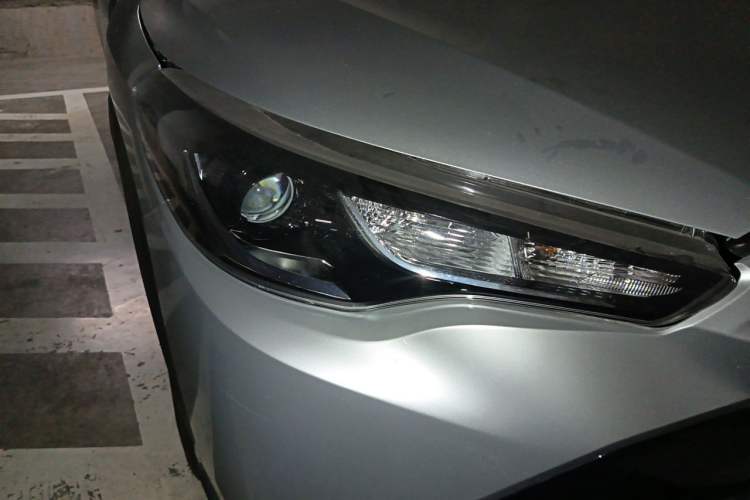 Used Toyota FRONTLANDER 2023 2.0L CVT Elite Edition Right Front Headlight