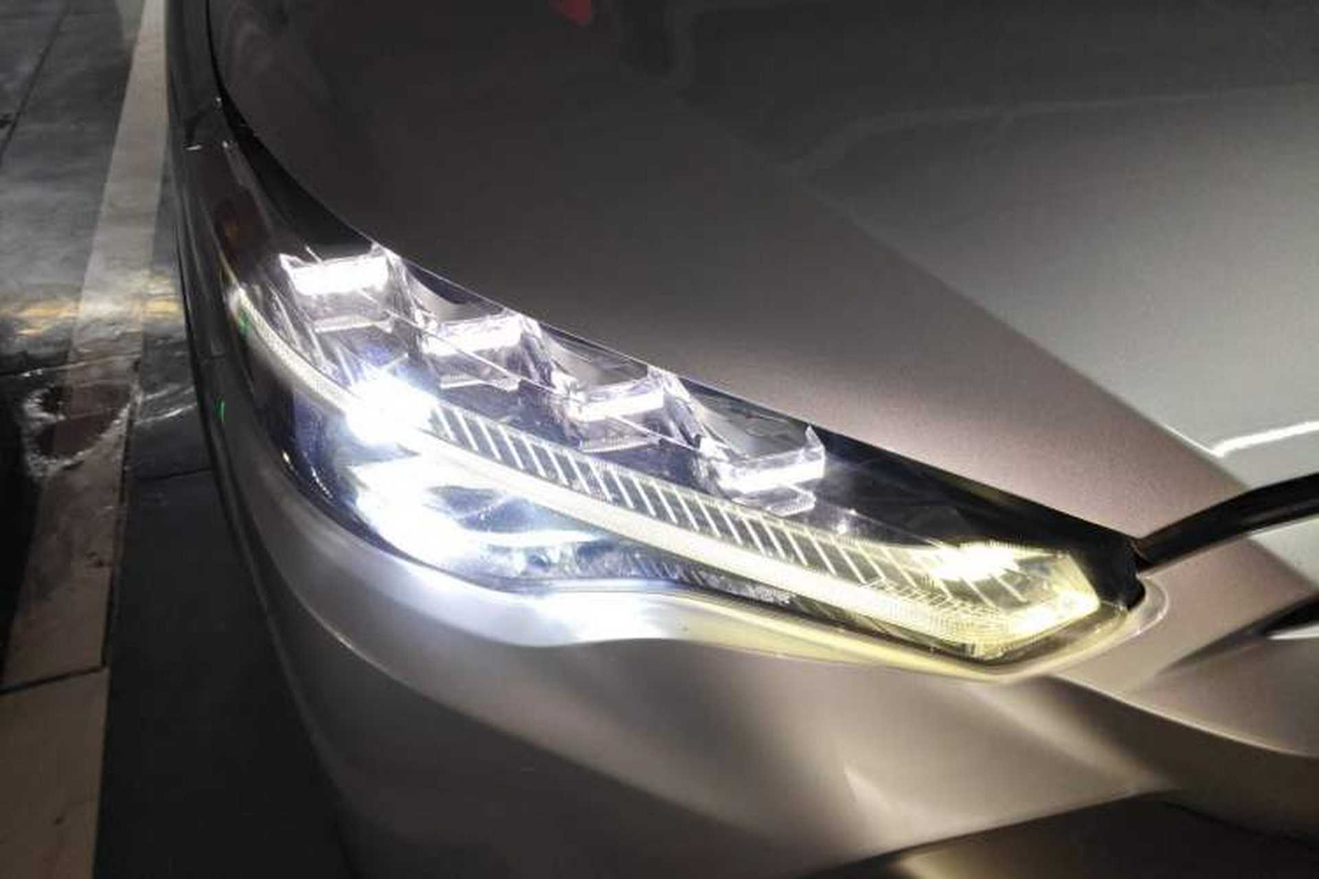 Used Toyota FRONTLANDER 2023 2.0L Smart Electric Hybrid Dual-Engine Luxury Edition Right Front Headlight