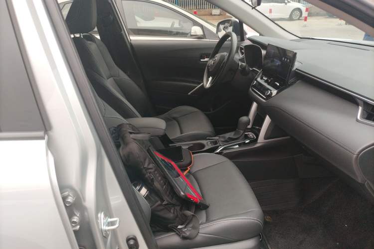 Used Toyota FRONTLANDER 2023 2.0L Smart Electric Hybrid Dual-Engine Luxury Edition Right Front Seat
