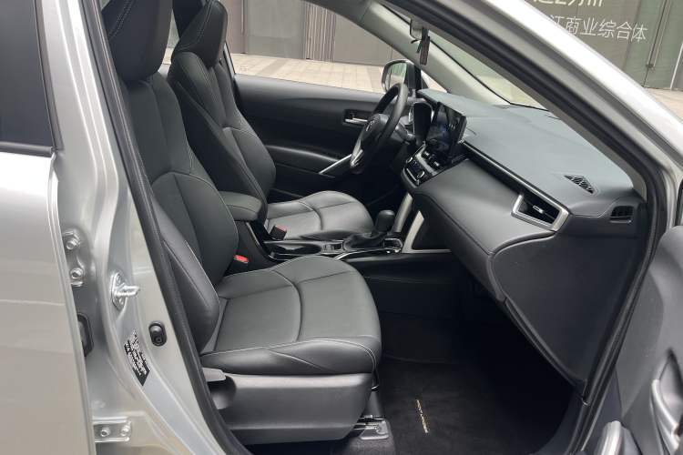 Used Toyota FRONTLANDER 2023 2.0L CVT Luxury Edition Right Front Seat
