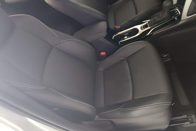Used Toyota FRONTLANDER 2023 2.0L CVT Luxury Edition Right Front Seat