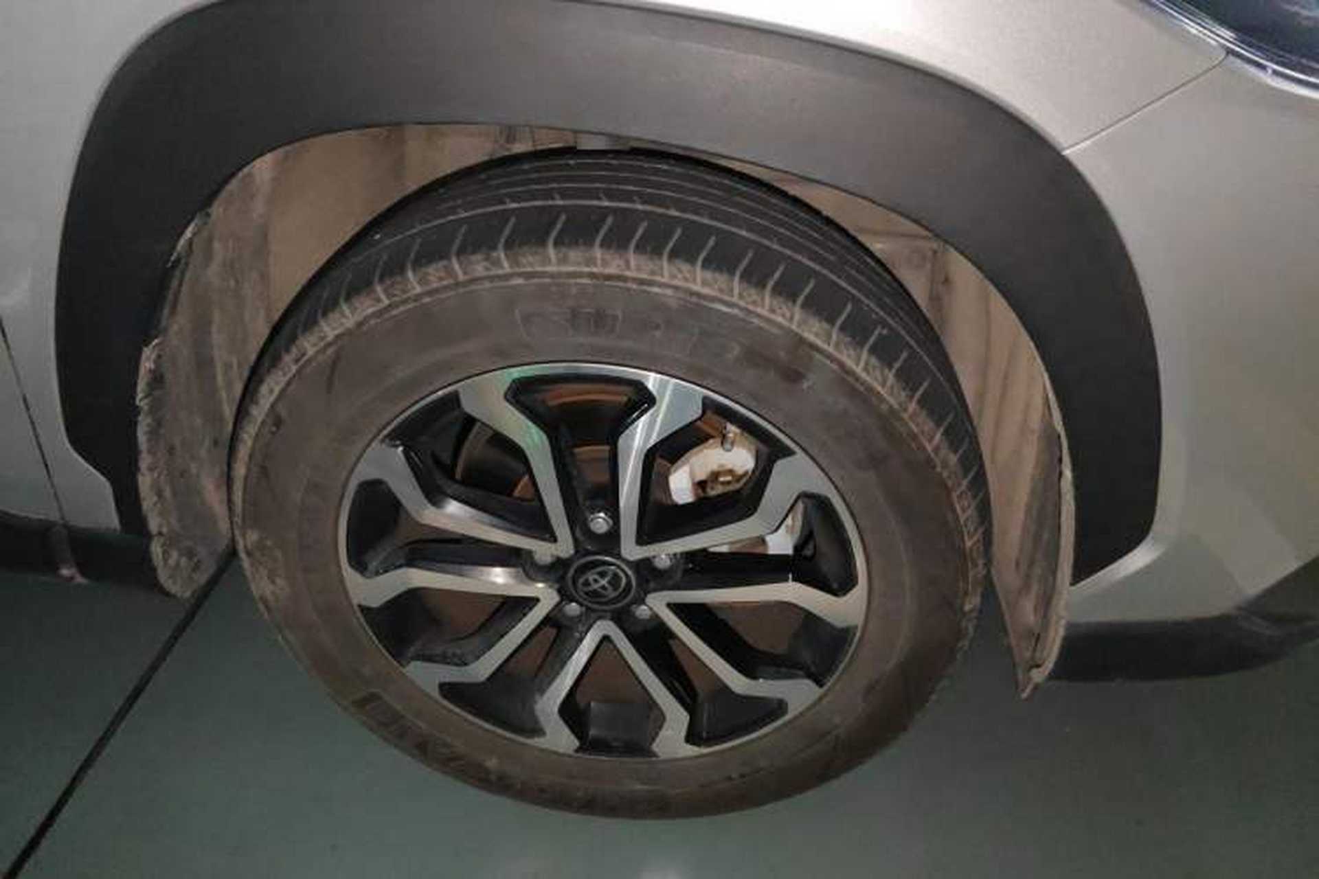 Used Toyota FRONTLANDER 2023 2.0L Smart Electric Hybrid Dual-Engine Luxury Edition Right Front Wheel Hub
