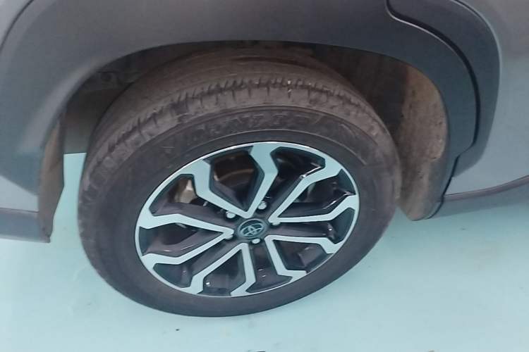 Used Toyota FRONTLANDER 2023 2.0L Smart Electric Hybrid Dual-Engine Luxury Edition Right Rear Wheel Hub