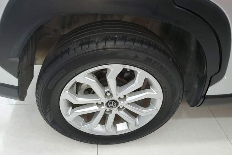 Used Toyota FRONTLANDER 2023 2.0L Smart Electric Hybrid Dual-Engine Leading Edition Right Rear Wheel Hub