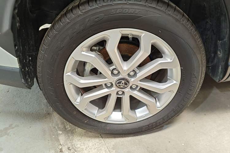 Used Toyota FRONTLANDER 2023 2.0L CVT Leading Edition Right Rear Wheel Hub