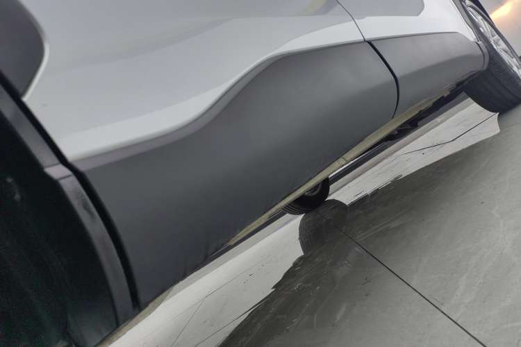 Used Toyota FRONTLANDER 2023 2.0L CVT Elite Edition Right Side Sill