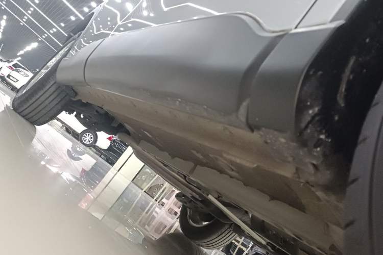 Used Toyota FRONTLANDER 2023 2.0L CVT Elite Edition Right Side Sill
