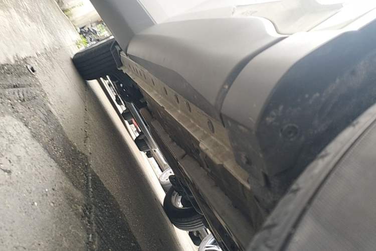 Used Toyota FRONTLANDER 2023 2.0L CVT Elite Edition Right Side Sill