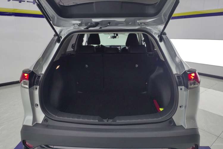 Used Toyota FRONTLANDER 2023 2.0L CVT Elite Edition Trunk
