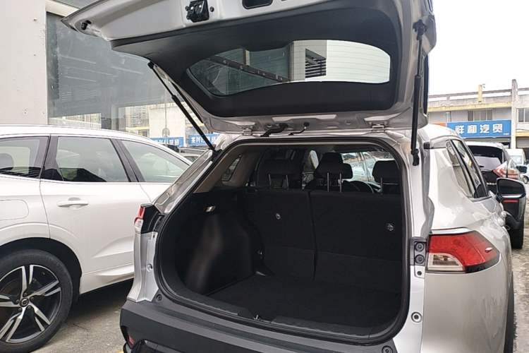 Used Toyota FRONTLANDER 2023 2.0L CVT Elite Edition Trunk