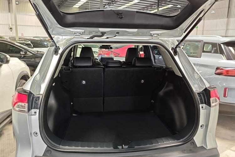 Used Toyota FRONTLANDER 2023 2.0L CVT Leading Edition Trunk