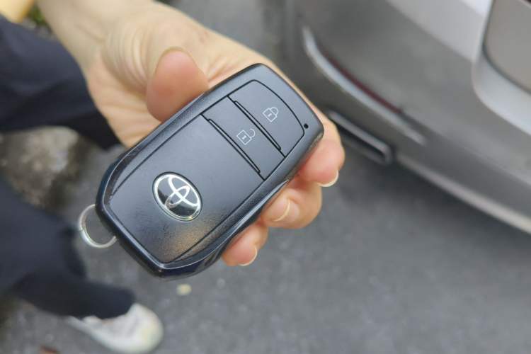 Used Toyota FRONTLANDER 2023 2.0L CVT Leading Edition Vehicle Key