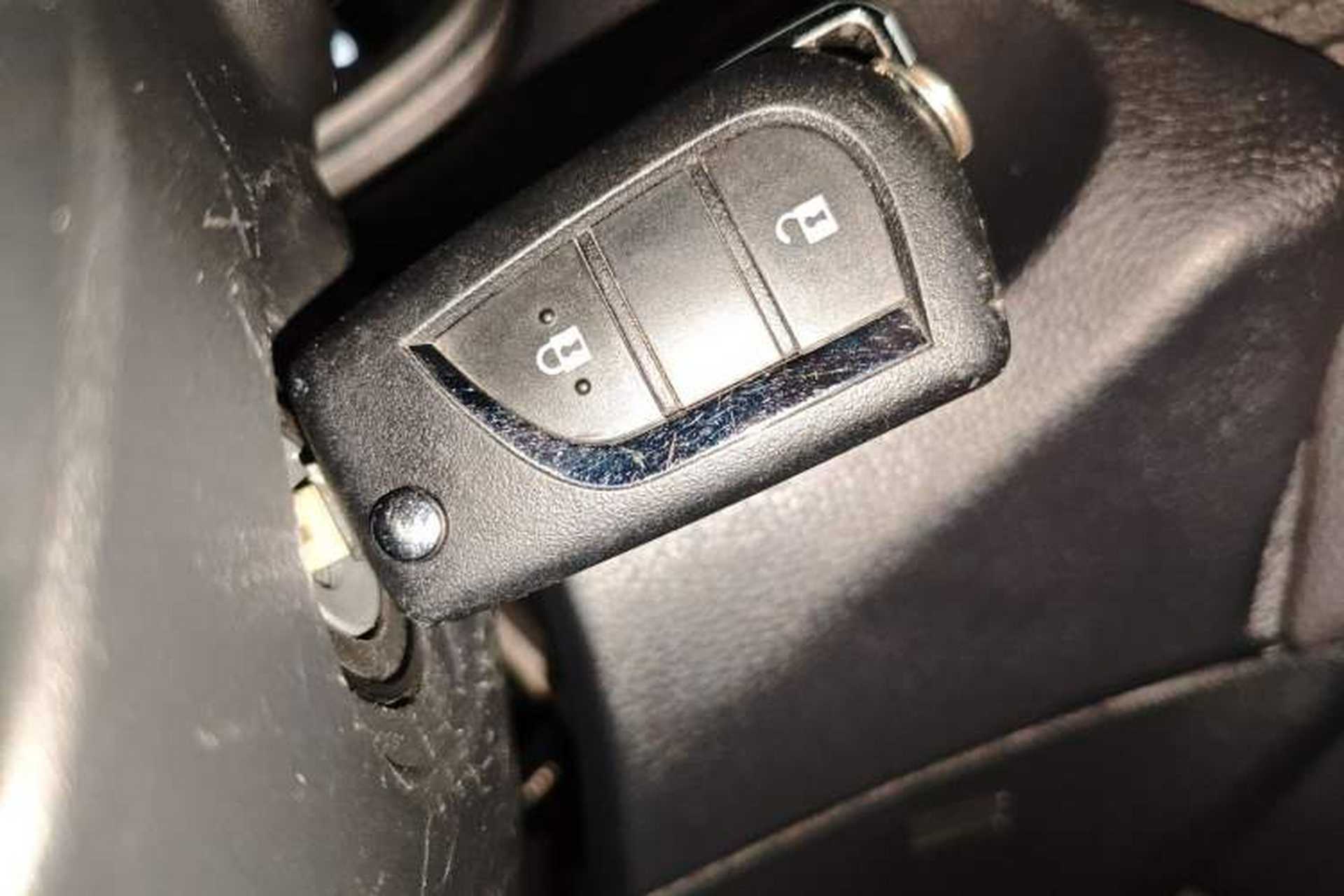 Used Toyota FRONTLANDER 2023 2.0L CVT Elite Edition Vehicle Key
