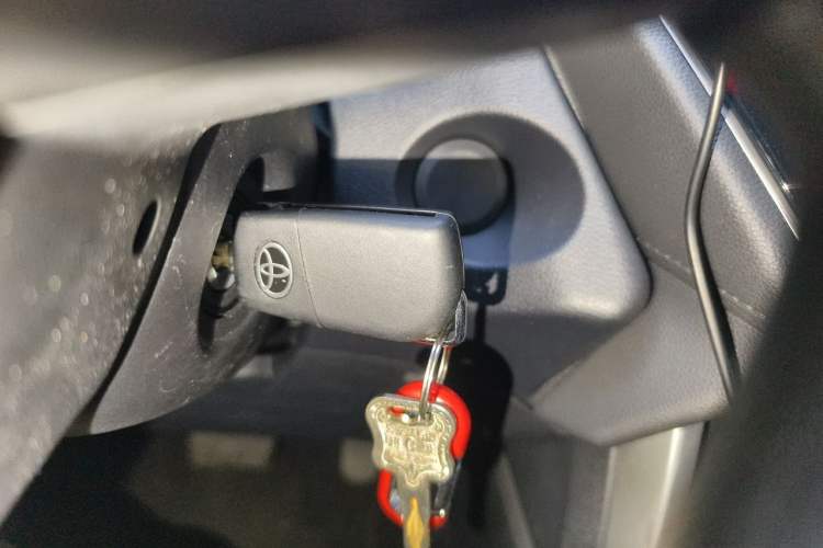 Used Toyota FRONTLANDER 2023 2.0L CVT Elite Edition Vehicle Key