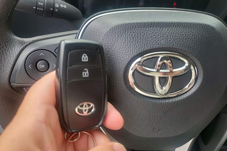 Used Toyota FRONTLANDER 2023 2.0L CVT Leading Edition Vehicle Key