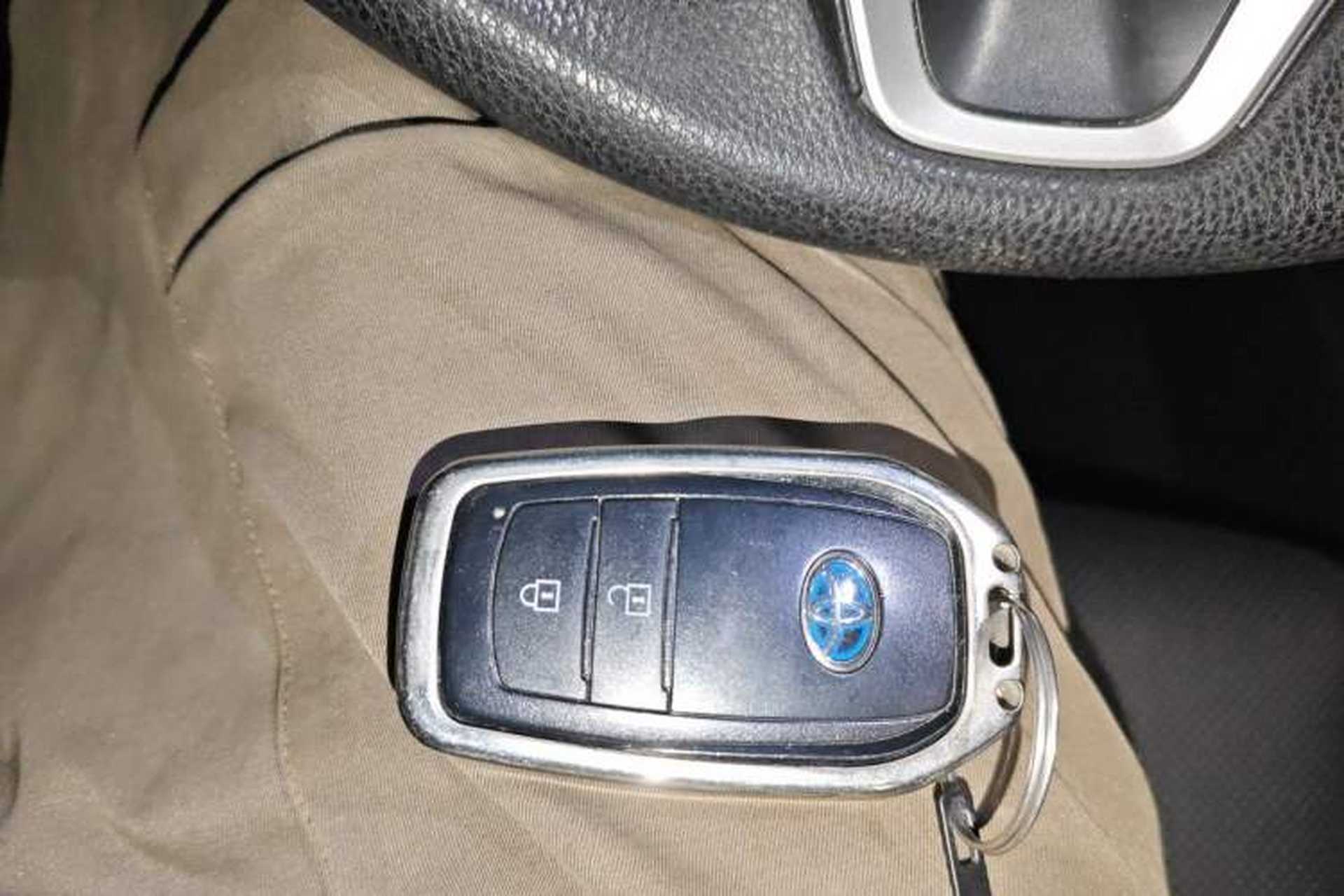 Used Toyota FRONTLANDER 2023 2.0L Smart Electric Hybrid Dual-Engine Luxury Edition Vehicle Key