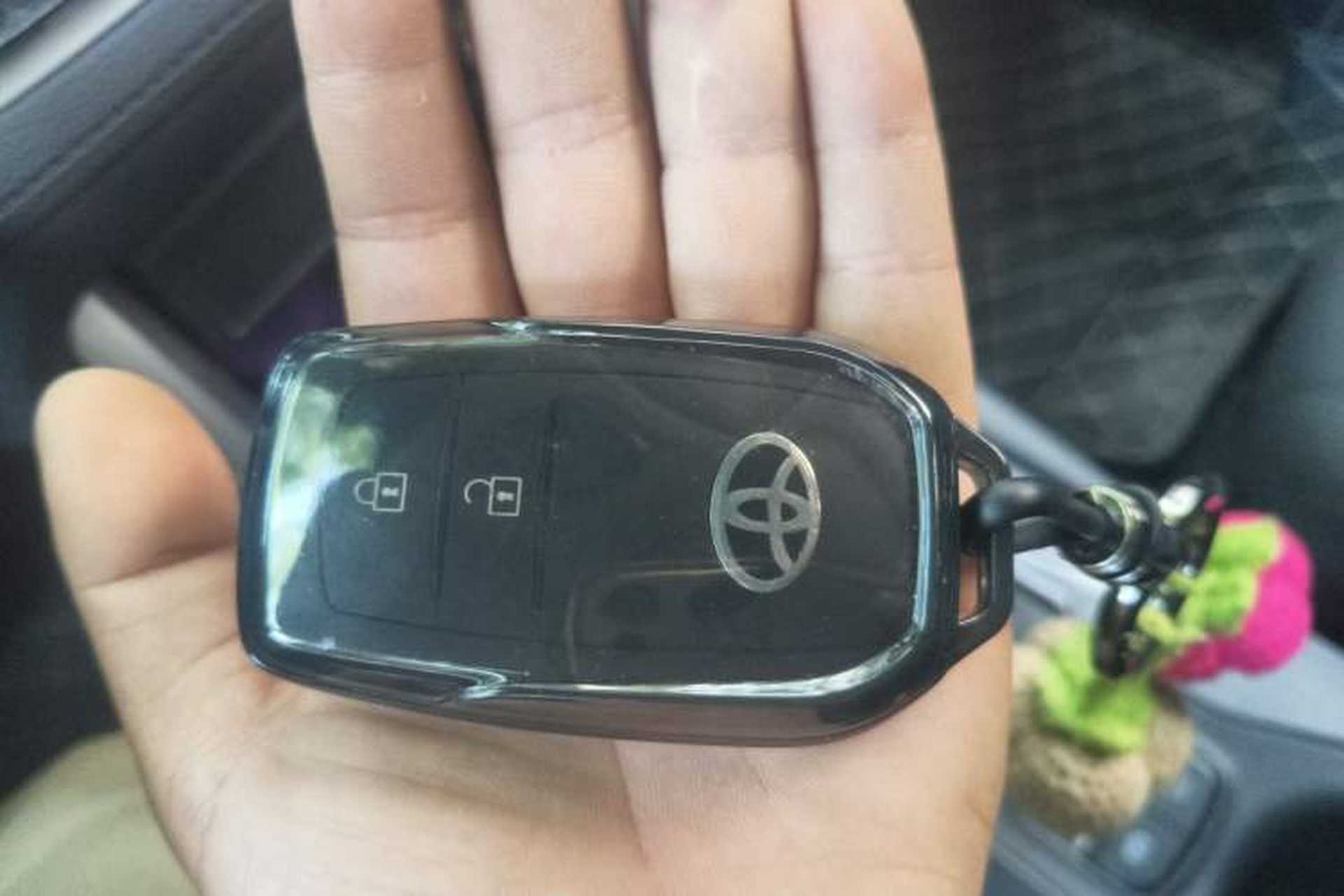 Used Toyota FRONTLANDER 2023 2.0L CVT Leading Edition Vehicle Key