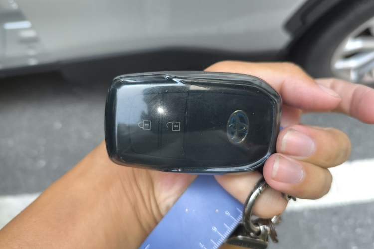 Used Toyota FRONTLANDER 2023 2.0L Smart Electric Hybrid Dual-Engine Leading Edition Vehicle Key