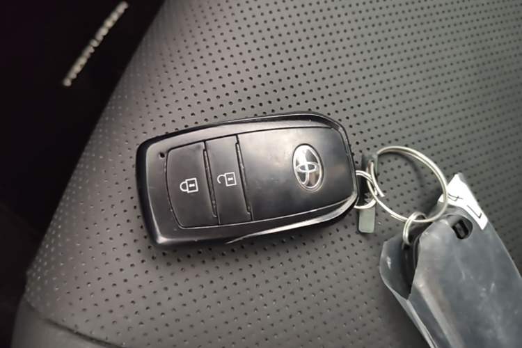 Used Toyota FRONTLANDER 2023 2.0L CVT Luxury Edition Vehicle Key