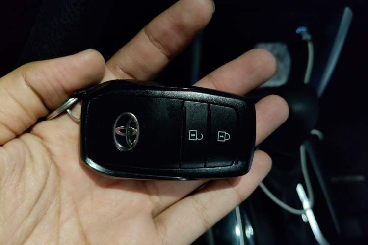 Used Toyota FRONTLANDER 2023 2.0L CVT Leading Edition Vehicle Key