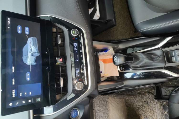 Used Toyota FRONTLANDER 2023 2.0L Smart Electric Hybrid Dual-Engine Luxury Edition Audio And AC Panel