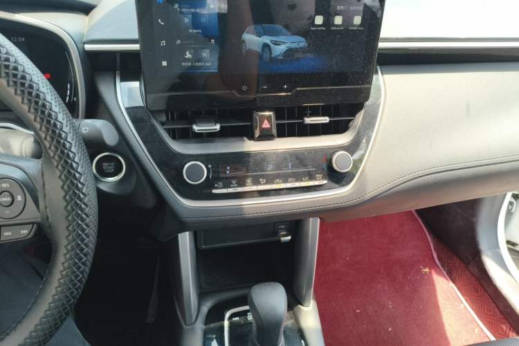 Used Toyota FRONTLANDER 2023 2.0L CVT Luxury Edition Audio And AC Panel