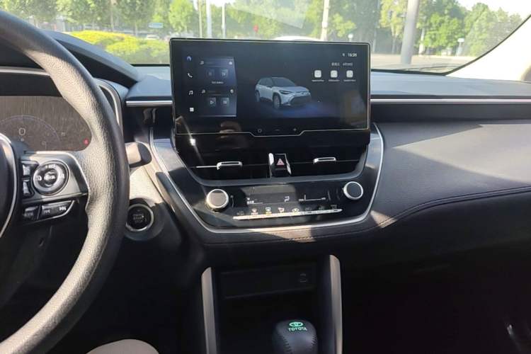Used Toyota FRONTLANDER 2023 2.0L CVT Luxury Edition Audio And AC Panel