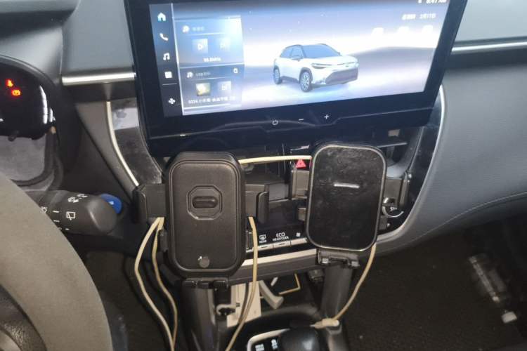 Used Toyota FRONTLANDER 2023 2.0L Smart Electric Hybrid Dual-Engine Leading Edition Audio And AC Panel