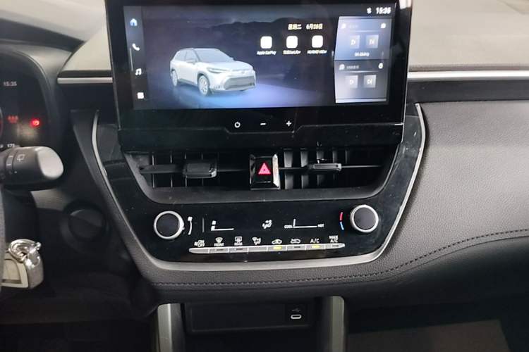 Used Toyota FRONTLANDER 2023 2.0L CVT Elite Edition Audio And AC Panel