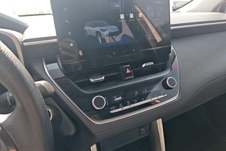 Used Toyota FRONTLANDER 2023 2.0L CVT Luxury Edition Audio And AC Panel