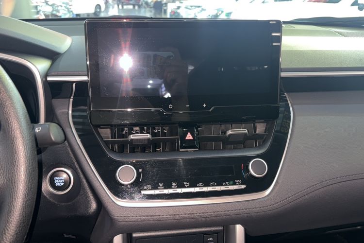 Used Toyota FRONTLANDER 2023 2.0L CVT Luxury Edition Audio And AC Panel
