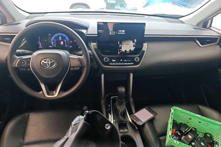 Used Toyota FRONTLANDER 2023 2.0L CVT Elite Edition Center Console
